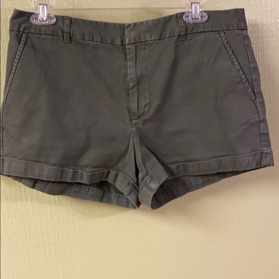 Forever 21 Cuffed Shorts Size 29